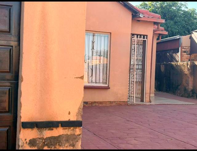 3 BEDROOM HOUSE FOR SALE IN SOSHANGUVE WW